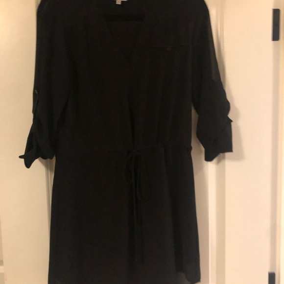 Two Wilfred tie waist tunics from Aritzia - size medium - Picture 5 of 5